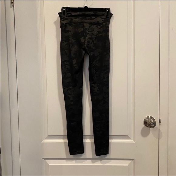 Spanx Faux Leather Camo Leggings - Picture 5 of 5